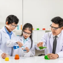 young-scientists-laboratory-asian-kids-600nw-2601358661